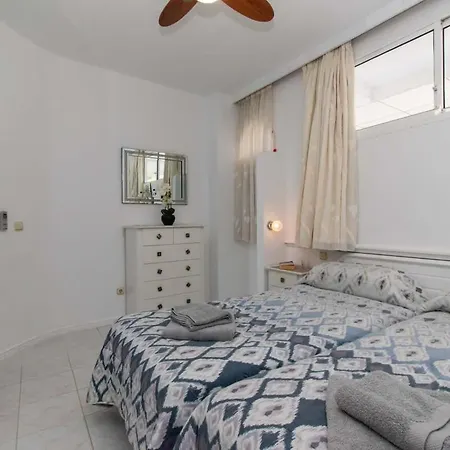 Club Atlantis 35 - One Bed Apartment Costa Adeje (Tenerife)